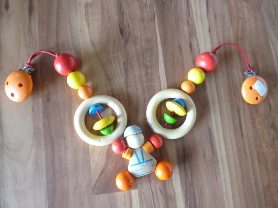 Baby-Kinderwagenkette aus Holz mit Matrose
