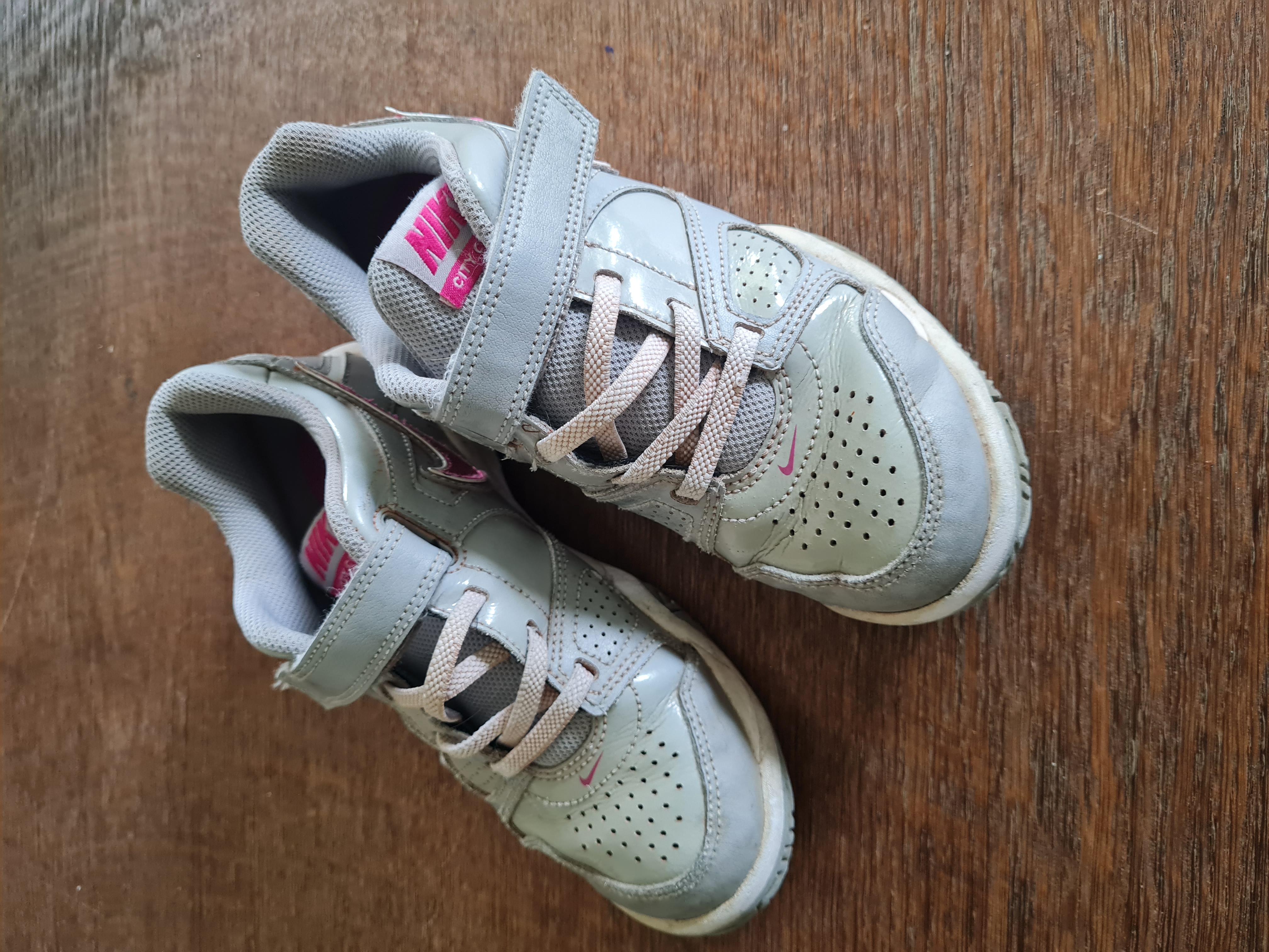 NIKE Sportschuhe, grau-pink, Gr. 33