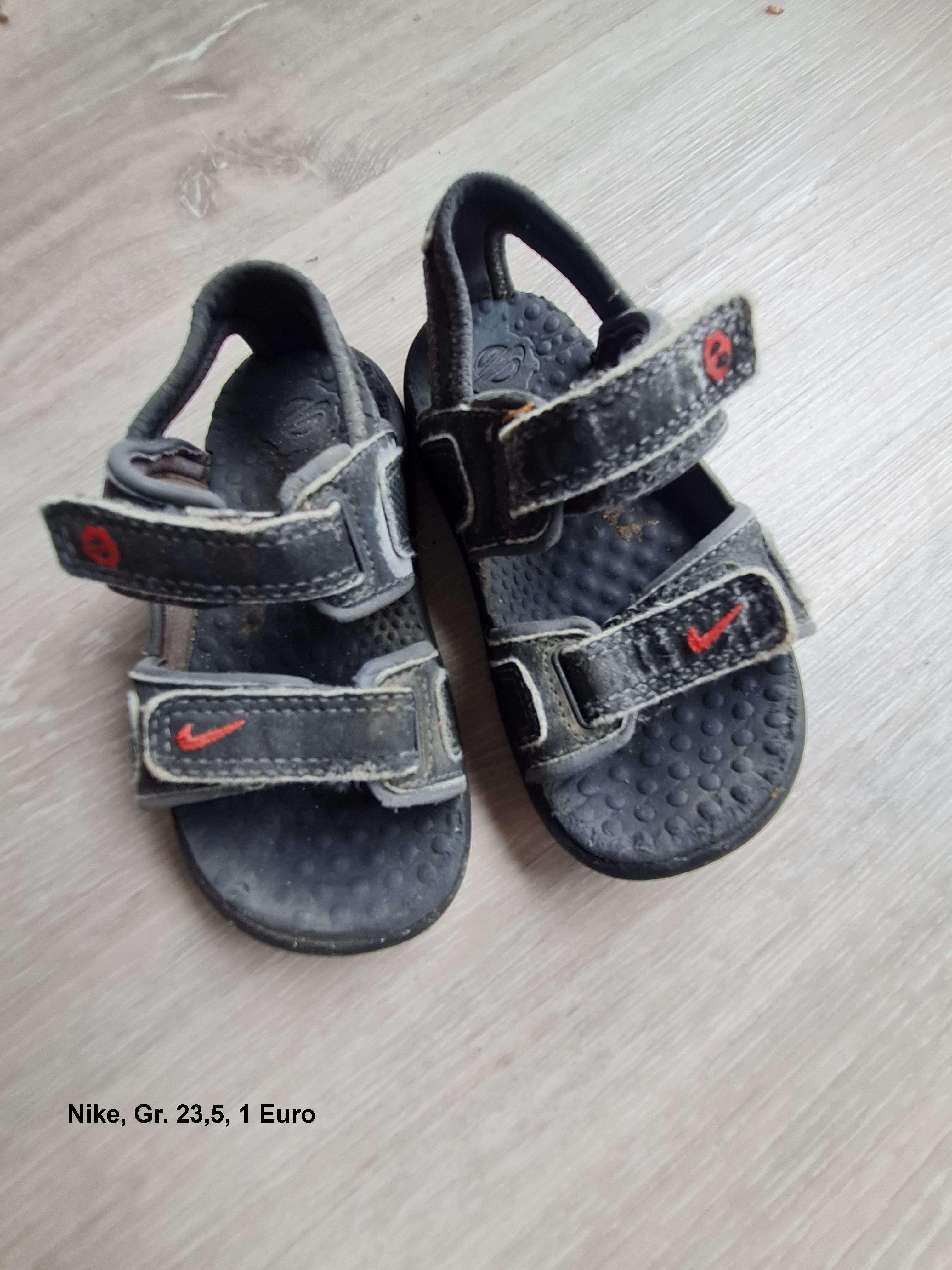 Nike Sandalen Gr. 23,5