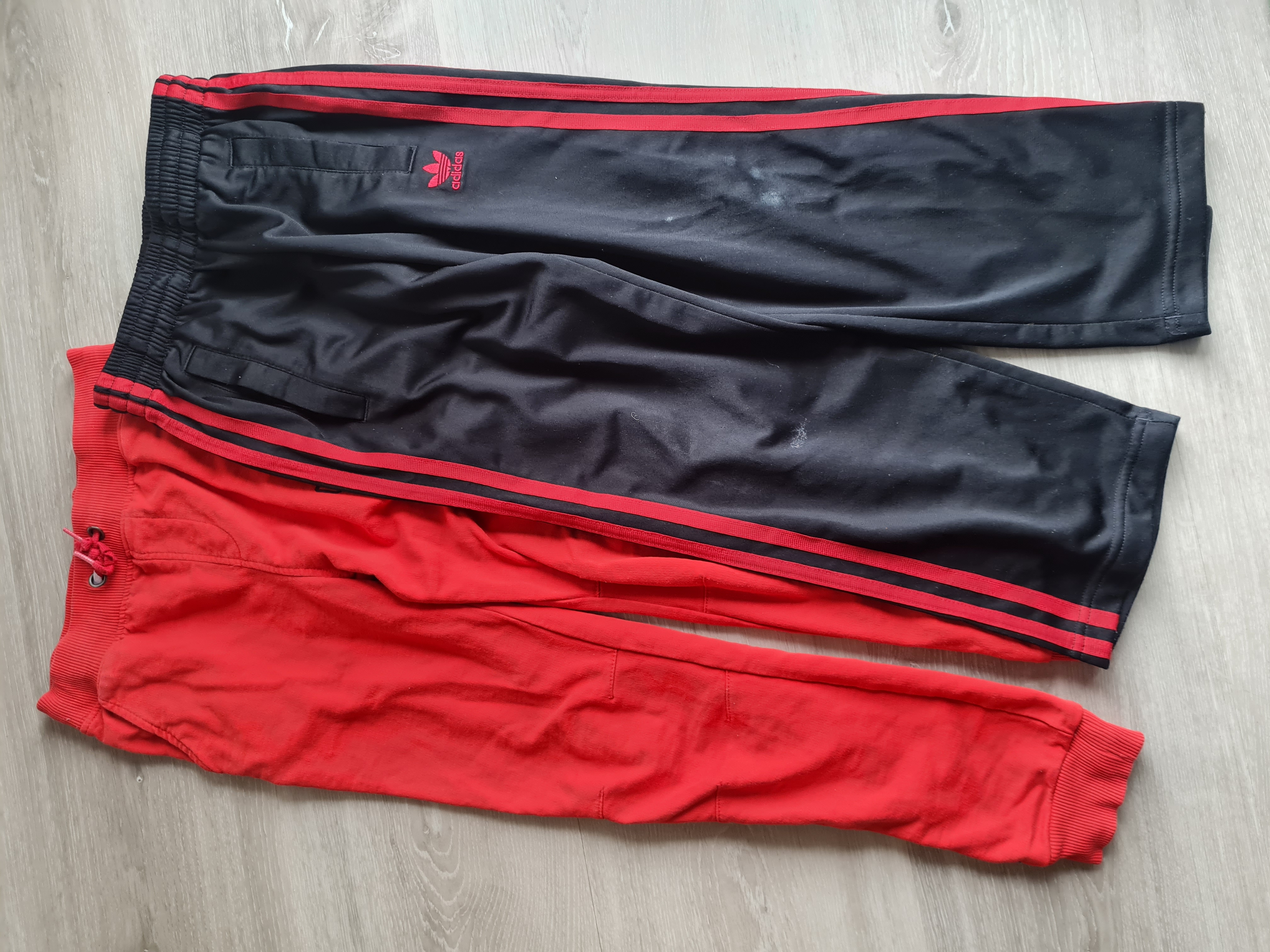 2 Trainingshosen Gr. 122 und 128, Adidas und Topolino