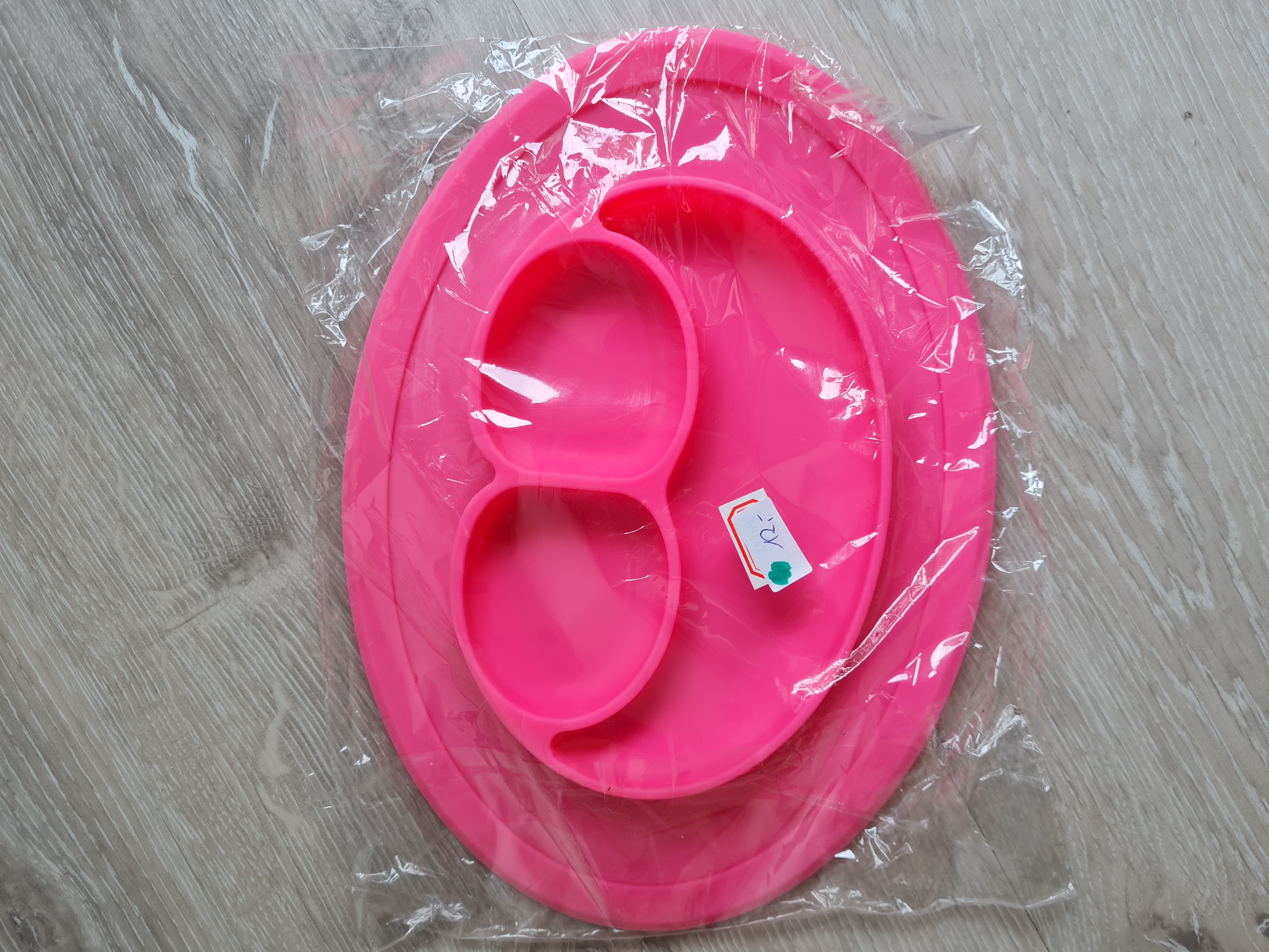 Baby Teller aus Silikon, rutschfest und unterteilt, pink, Neuware