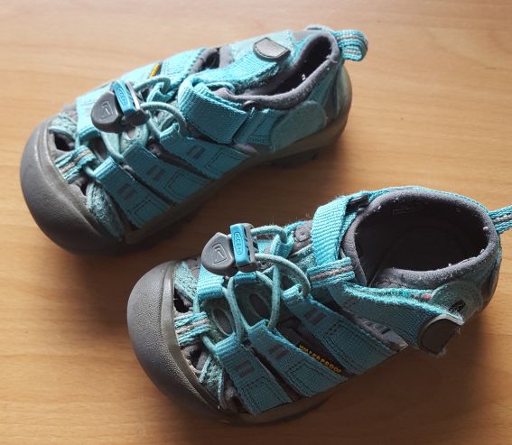 Keen Sandalen Gr. 25