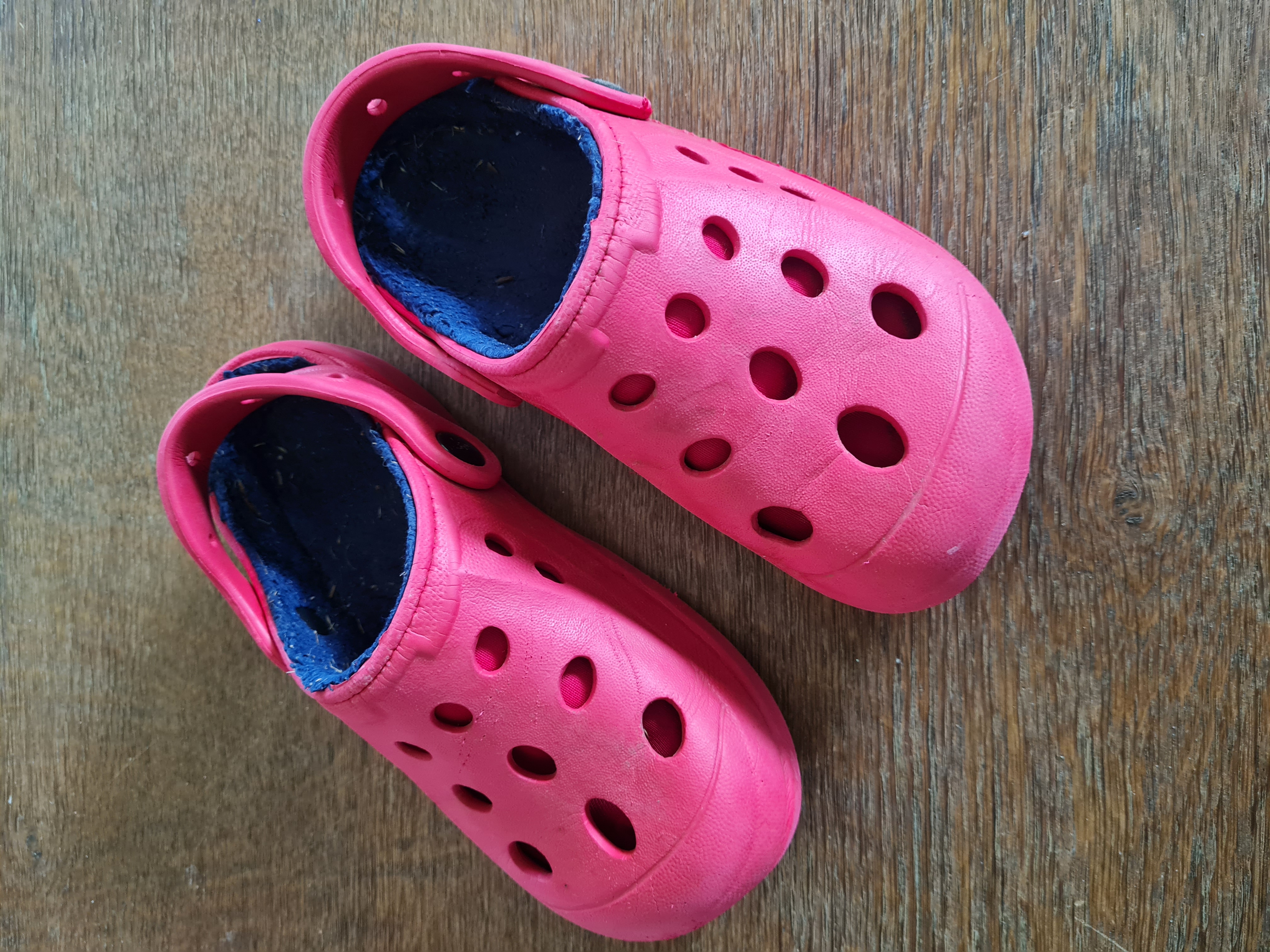 Gefütterte Hausschuhe, rot, Gr. 31