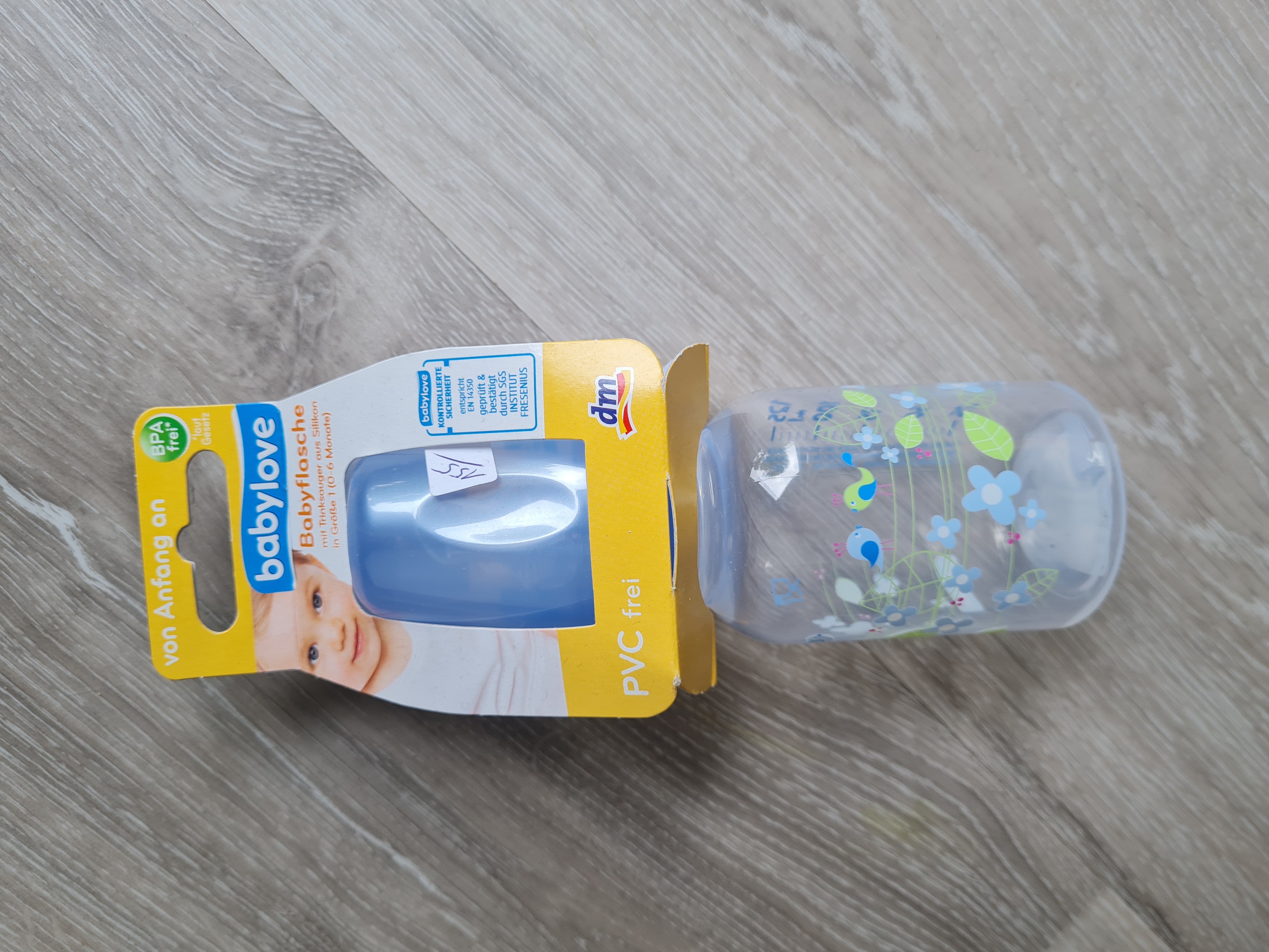Babyflasche mit Trinksauger aus Silikon in Gr. 1 (0-6 Monate), 125ml, Neuware