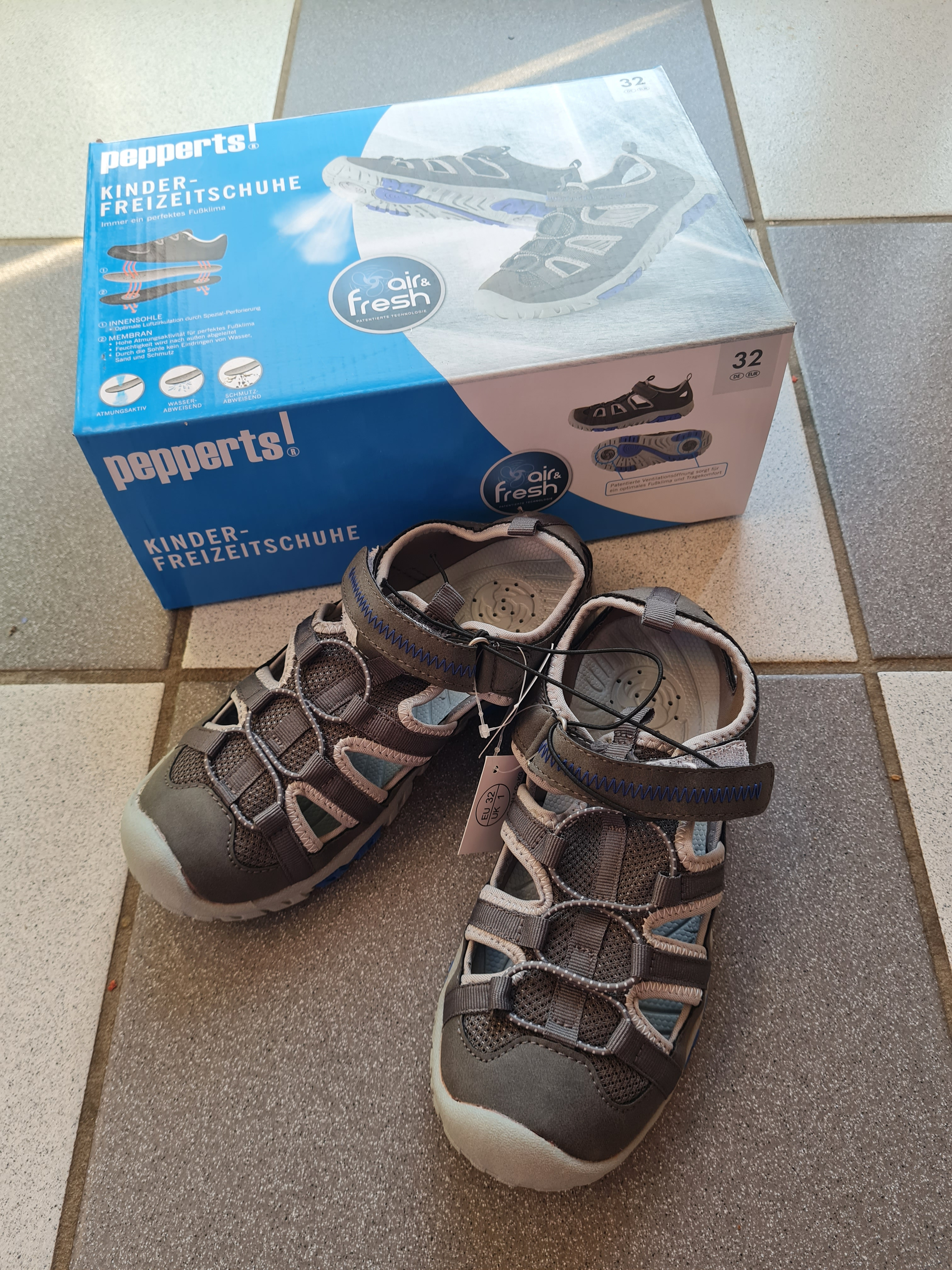 Kinder-Freizeitschuhe für den Sommer, Gr. 32, Neuware