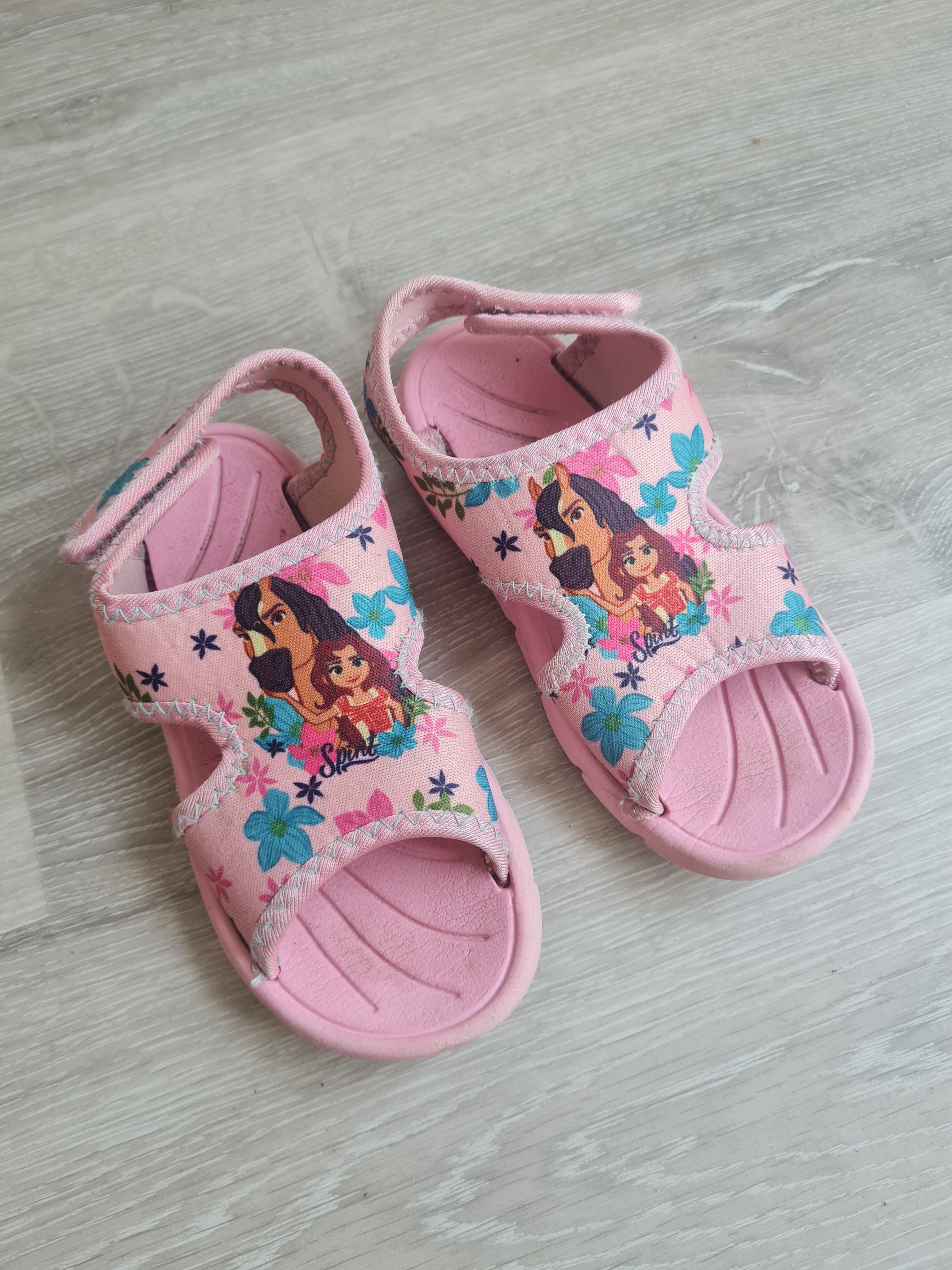Sandalen Gr. 26