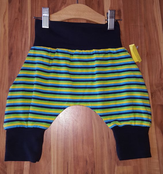 Handmade kurze Hose Gr. 74/80, Neuware