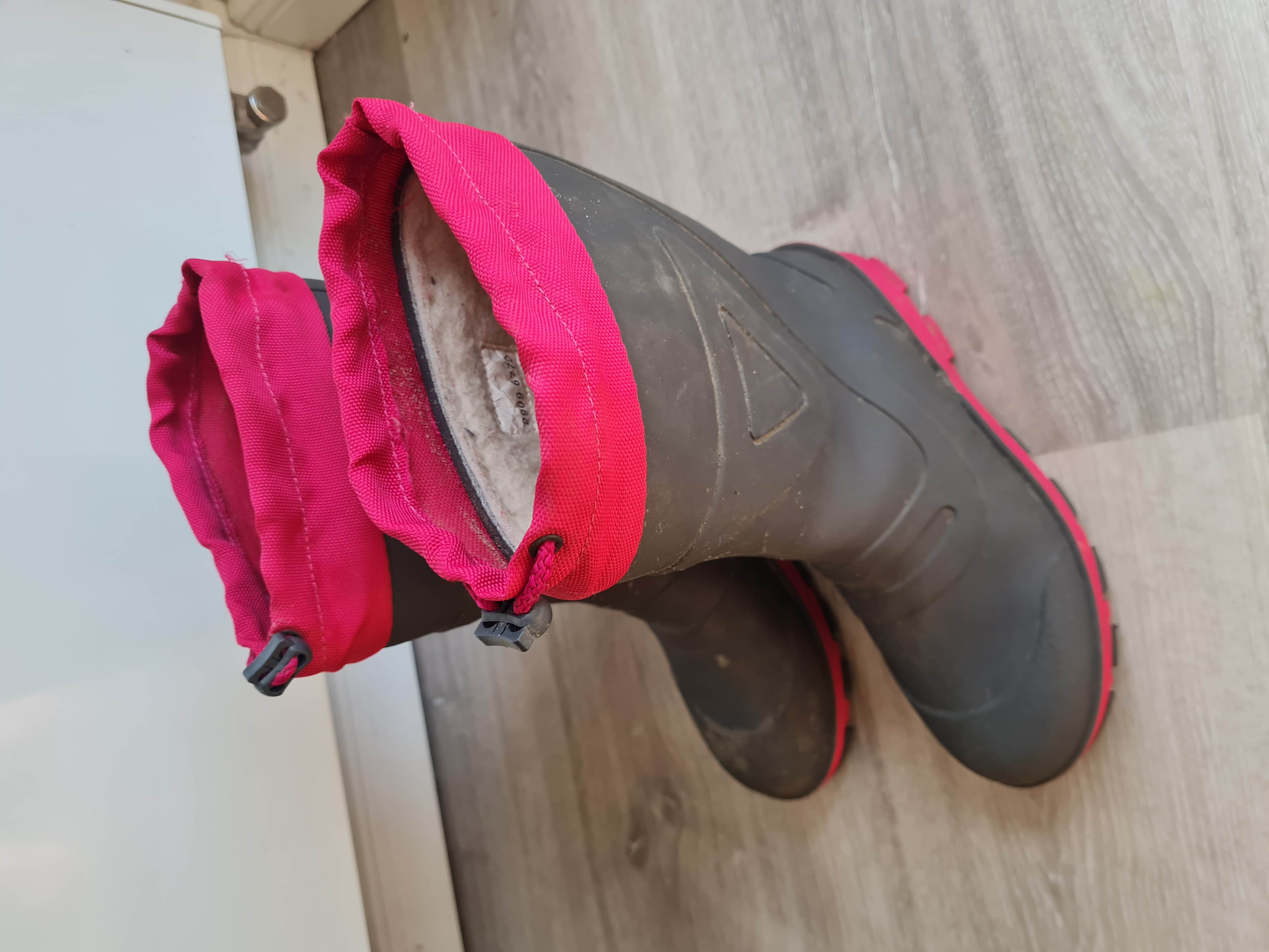 Warm gefütterte Regenstiefel / Gummistiefel Gr. 33/34
