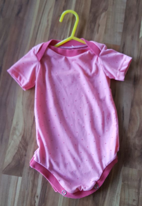 Handmade Kurzarm-Body für Mädchen ca. Gr. 80, neuwertig