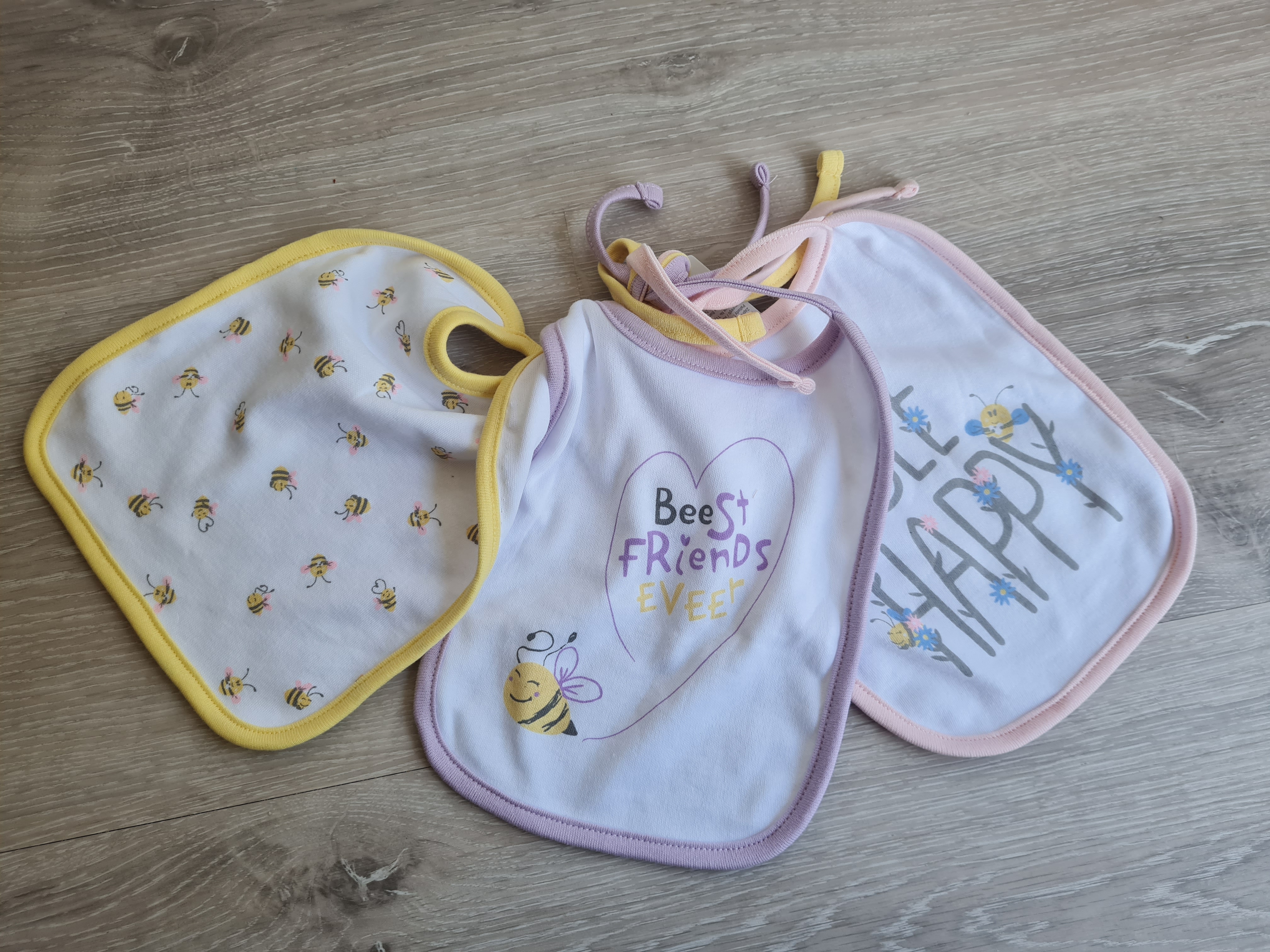 Set mit 3 Lätzchen, Neuware