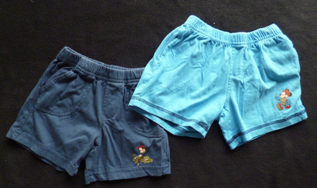 Disney 2 kurze Hosen, Gr. 74/80